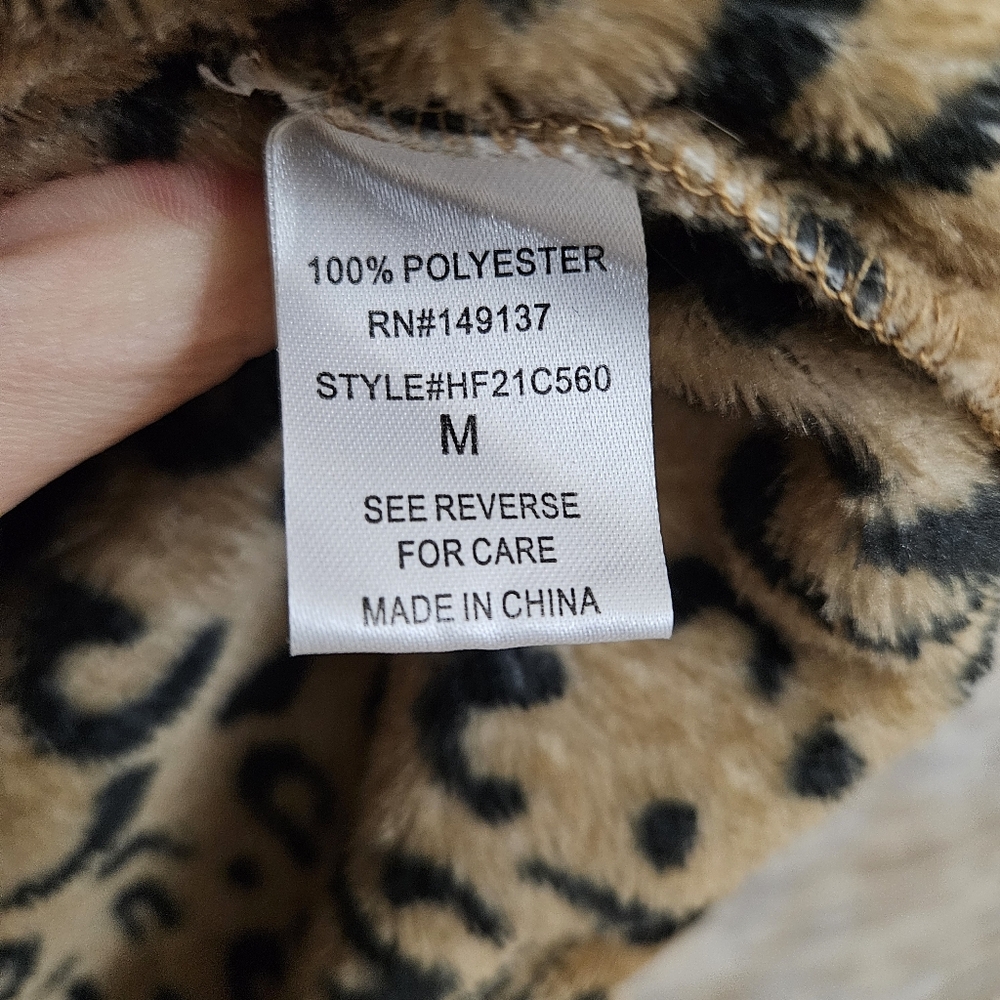 HYFVE Buckle Leopard Print Fleece Pullover and Pant Set M L Jogger Soft Cozy - Picture 5 of 9